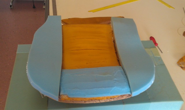 Masserati herbekleden autostoelen i.jpg